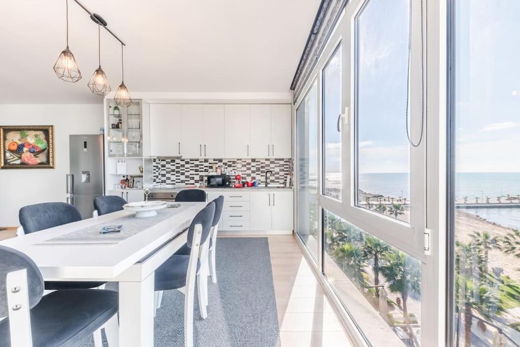 Seaview Luxury Suite By Ps Golem  Bagian luar foto